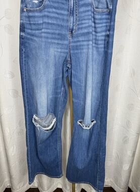 American Eagle Super High-Waisted Baggy Wide-Leg Jeans, Size 10